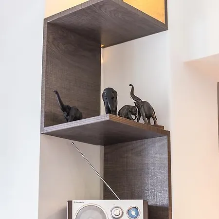 Modern Studio, Center, Near Metro Station *