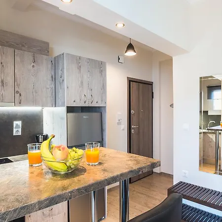 Modern Studio, Center, Near Metro Station *