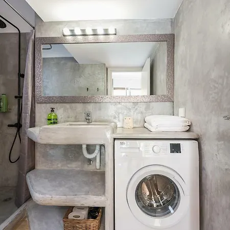 Modern Studio, Center, Near Metro Station Athens