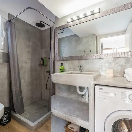 Modern Studio, Center, Near Metro Station Athens